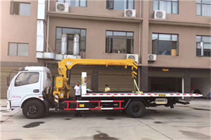 盐边附近汽车轮胎更换